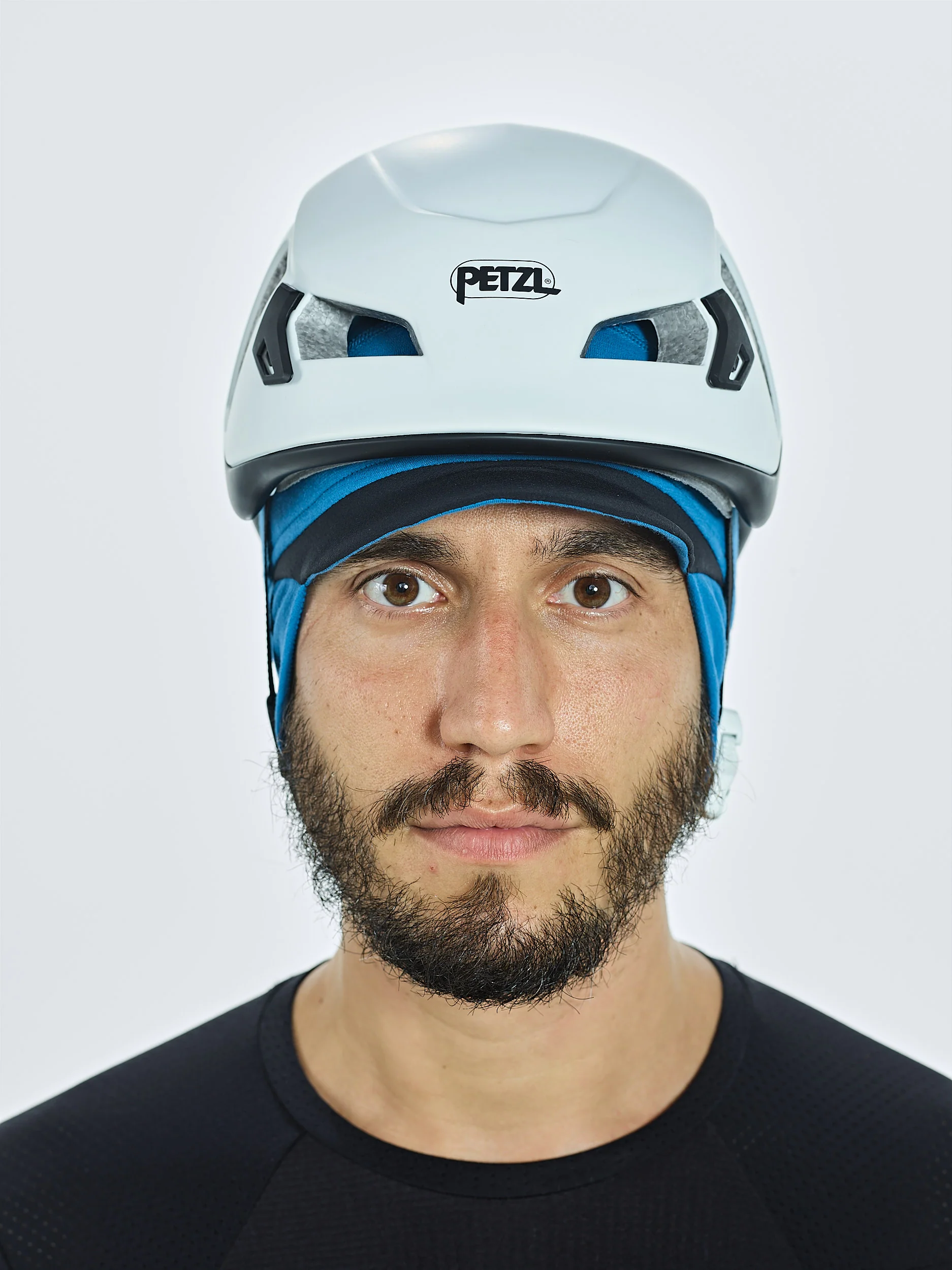 CHAGO FLEECE VISOR OVER EAR CAP - Image 23