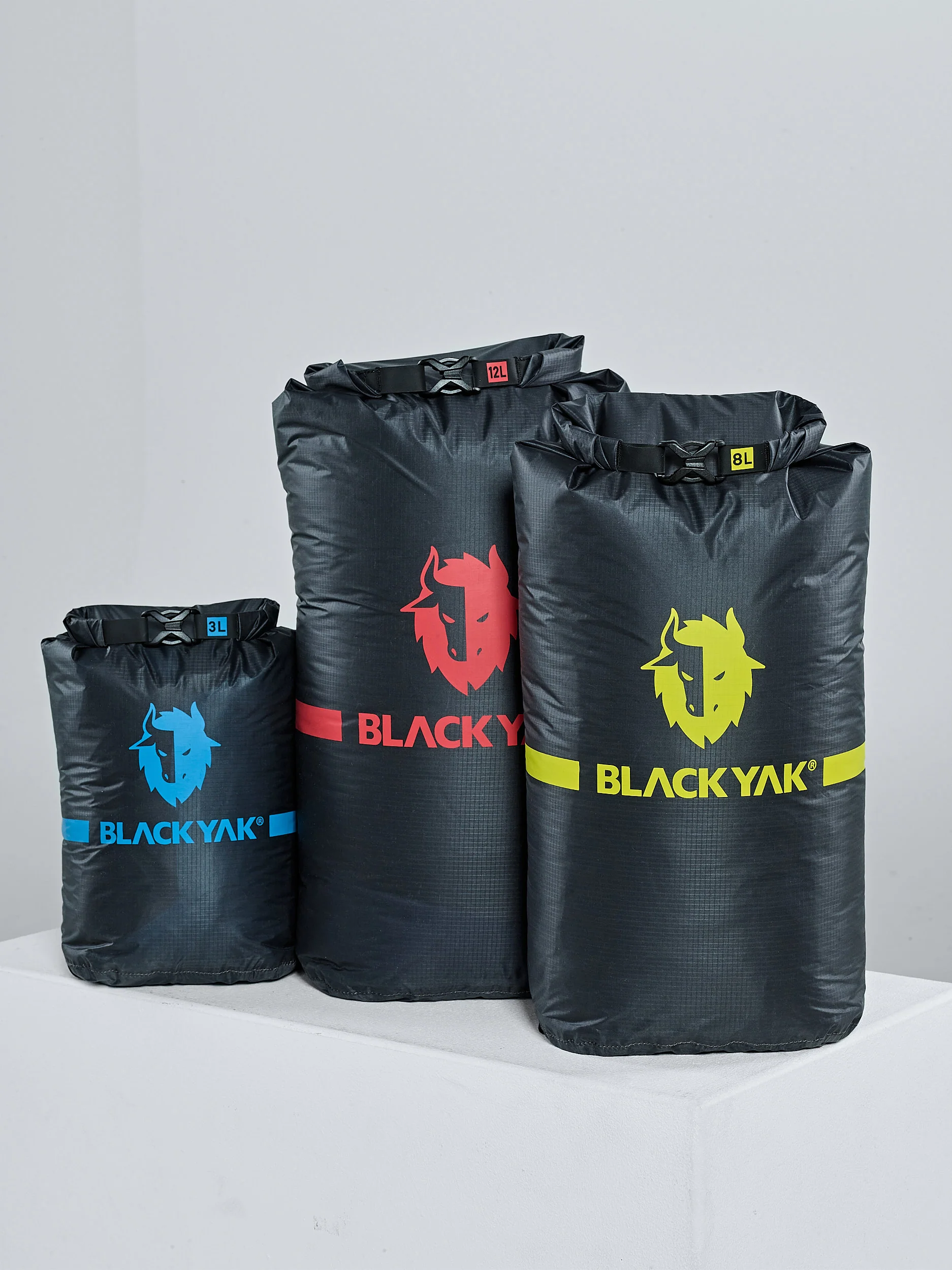 YAK LOGO 8L DRY BAG - Image 6