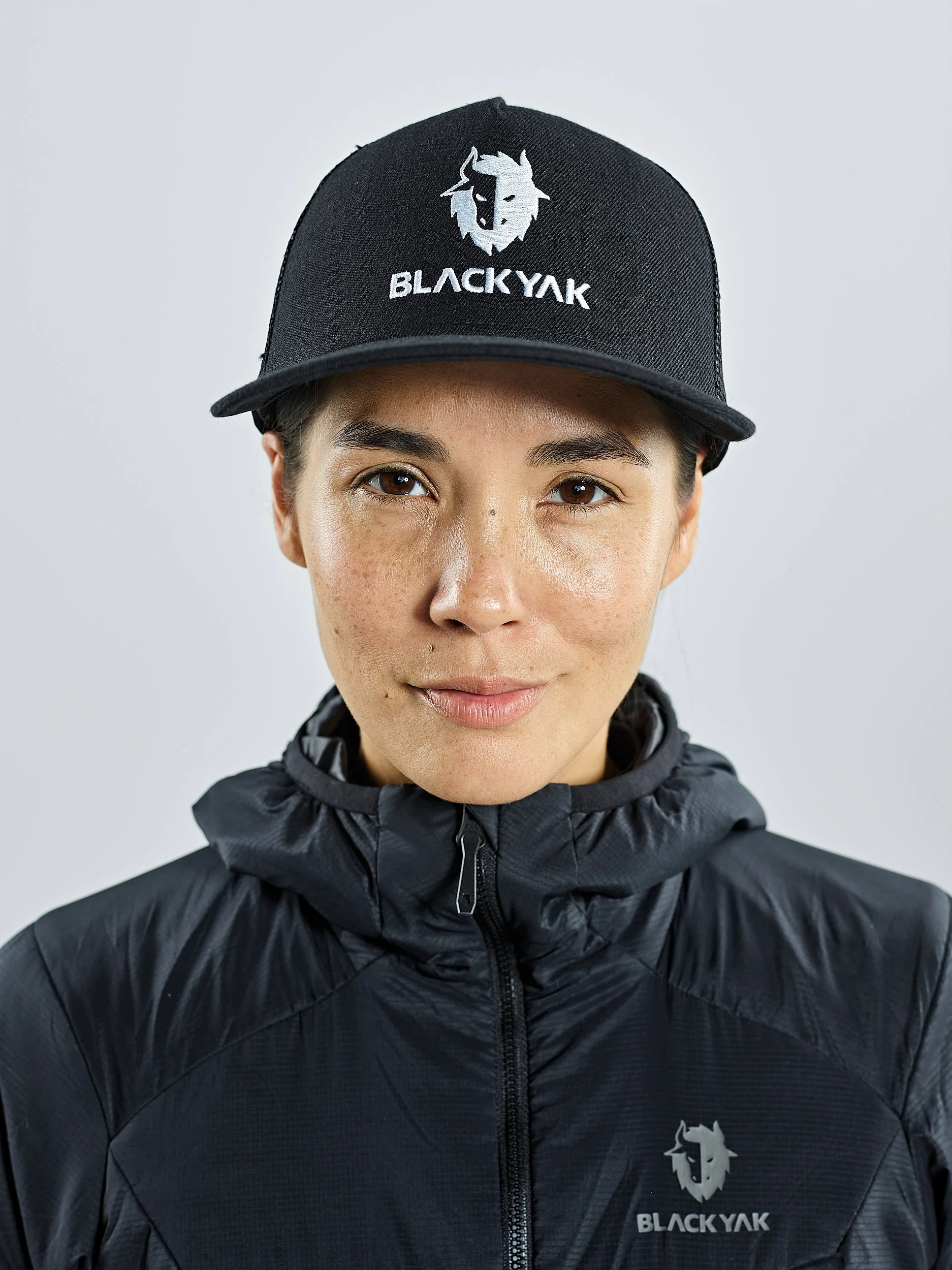 YAK LOGO CLASSIC TRUCKER CAP - Image 11